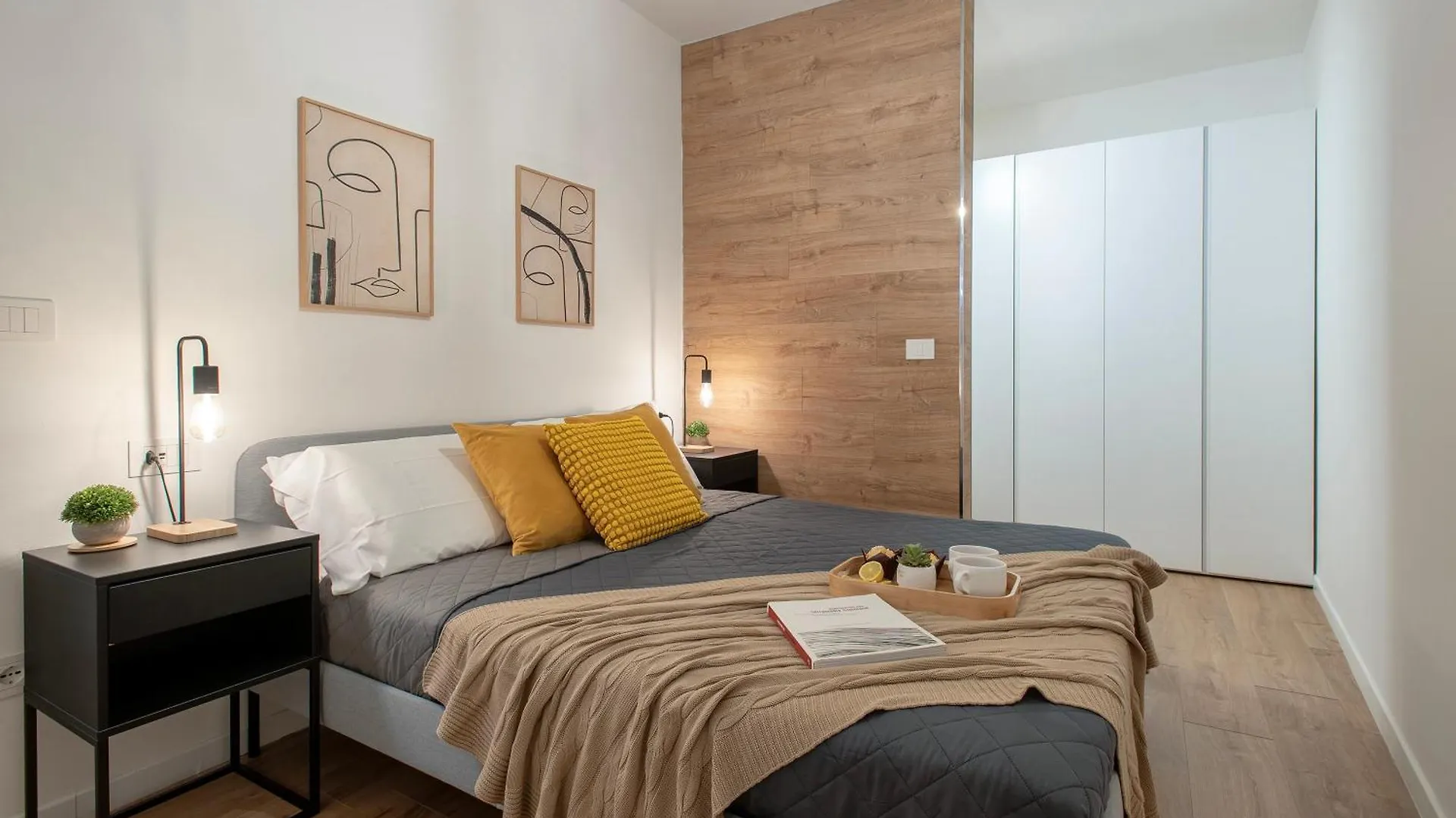 Casa Maria Apartment In The Old Town Of Alghero - Iun R7660 contacts